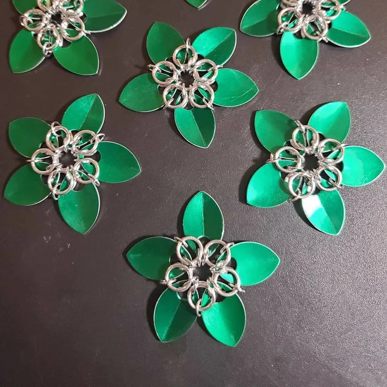 Scale Flower Pendant, Scalemail Pendant, Chainmaille Pendant